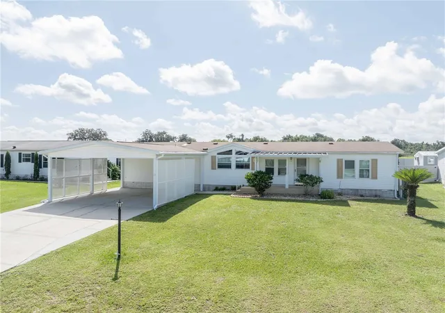 Manufactured home for sale at 13259 Se 49Th Ct, BELLEVIEW, FL 34420 | MLS# OM731252