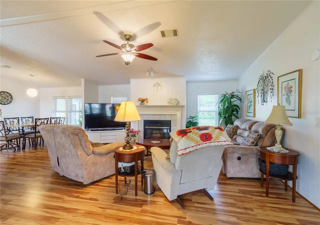 Photo 1 of Manufactured home for sale at 13259 Se 49Th Ct, Belleview, FL 34420 | MLS# OM731252 | Listing updated on 2026-09-29