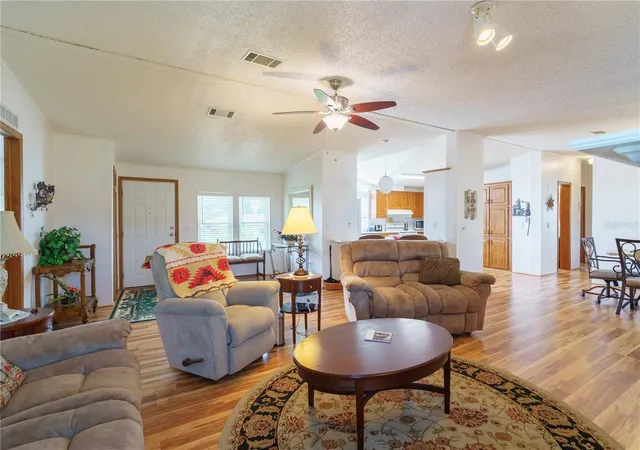 Photo 4 of Manufactured home for sale at 13259 Se 49Th Ct, Belleview, FL 34420 | MLS# OM731252 | Listing updated on 2026-09-29