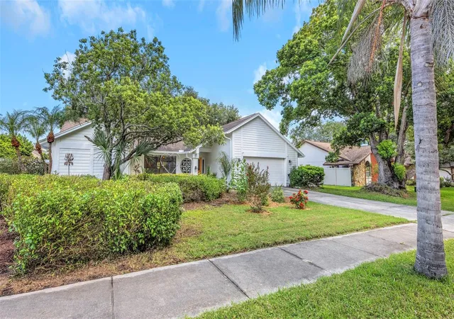 2nd image of 1620 Country Ln, Dunedin, FL 34698 | MLS# TB8543255