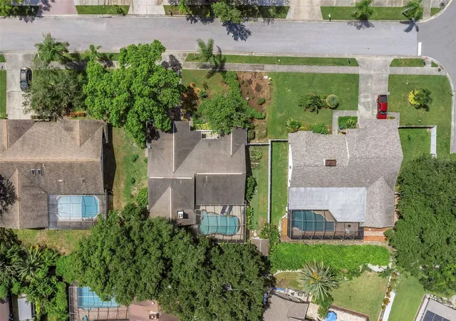 4th image of 1620 Country Ln, Dunedin, FL 34698 | MLS# TB8543255