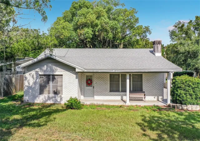 Photo 3 of Single family home for sale at 3271 Robinson St, Zellwood, FL 32798 | MLS# O6437249 | Listing updated on 2026-10-08