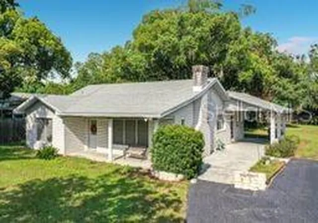 Photo 1 of Single family home for sale at 3271 Robinson St, Zellwood, FL 32798 | MLS# O6437249 | Listing updated on 2026-10-08