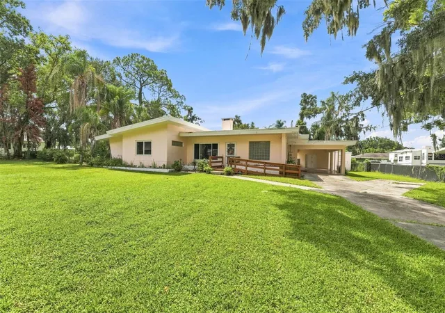 Photo 2 of Single family home for sale at 1311 E Tomlin St, Plant City, FL 33563 | MLS# TB8543258 | Listing updated on 2026-08-31