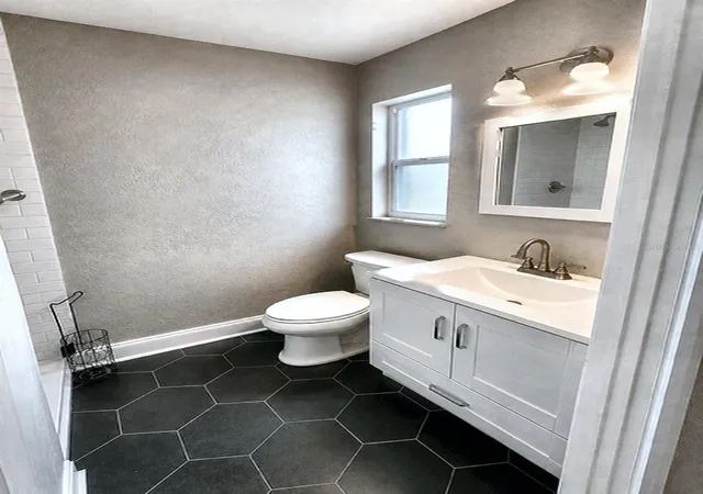 Photo 4 of Single family home for sale at 4307 W Main St, Tampa, FL 33607 | MLS# TB8543259 | Listing updated on 2026-10-27