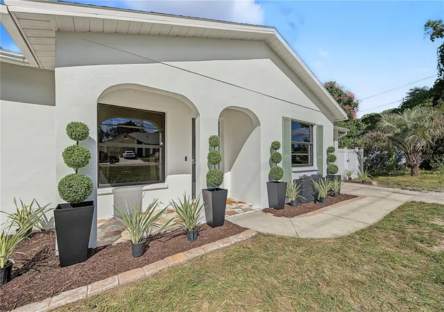 Photo 3 of Single family home for sale at 12989 Linden Dr, Spring Hill, FL 34609 | MLS# TB8543265 | Listing updated on 2026-10-23