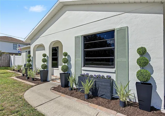 Photo 3 of Single family home for sale at 12989 Linden Dr, Spring Hill, FL 34609 | MLS# TB8543265 | Listing updated on 2026-10-23