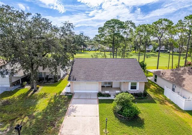 Photo 1 of Single family home for sale at 2376 Bent Pine Ct, Spring Hill, FL 34606 | MLS# W7888986 | Listing updated on 2026-08-29