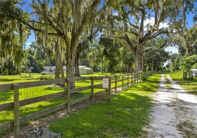Photo 4 of Manufactured home for sale at 1595 NE 182nd Place, Citra, FL 32113 | MLS# OM731256 | Listing updated on 2026-09-24