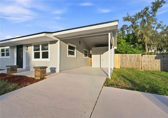 Photo 4 of Single family home for sale at 1376 Old Mill Ln, Spring Hill, FL 34606 | MLS# TB8543278 | Listing updated on 2026-09-02