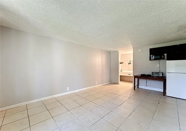 Listing Photo 4 - Condo for sale in building located at 7900 S Orange Blossom Trl, Orlando, FL 32809 - Unit #1108