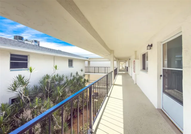 Photo 2 of Condo for sale at 708 Tamiami Trl S #317, Venice, FL 34285 | MLS# D6148592 | Listing updated on 2026-09-14