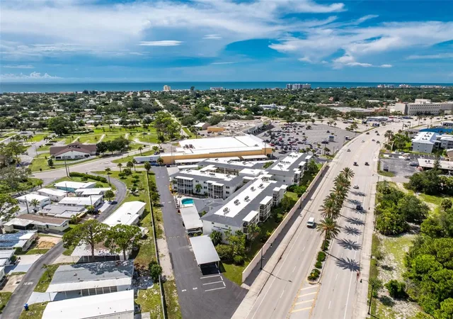 Photo 34 of Condo for sale at 708 Tamiami Trl S #317, Venice, FL 34285 | MLS# D6148592 | Listing updated on 2026-09-14
