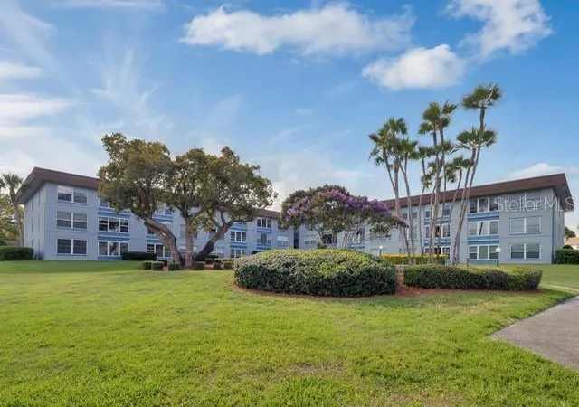 Photo 1 of Condo for sale at 333 Lake Howard Dr Nw #204D, Winter Haven, FL 33880 | MLS# O6437272 | Listing updated on 2026-09-06