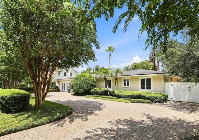 Photo 3 of Single family home for sale at 505 Oak Ln, Maitland, FL 32751 | MLS# O6437275 | Listing updated on 2026-09-23