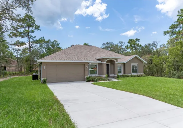 Photo 3 of Single family home for sale at 13048 Kittiwake Rd, Weeki Wachee, FL 34614 | MLS# W7888991 | Listing updated on 2026-08-29