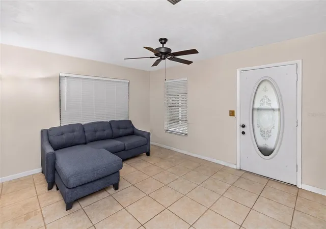 Photo 4 of Single family home for sale at 733 Hager St, Deltona, FL 32725 | MLS# G5117074 | Listing updated on 2026-08-29