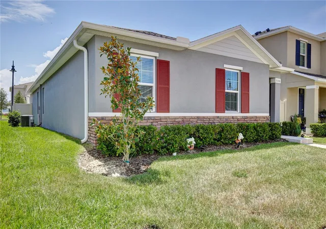 Photo 3 of Single family home for sale at 5356 Hayloft Dr, Apopka, FL 32712 | MLS# O6437277 | Listing updated on 2026-10-07