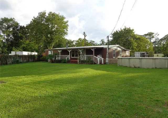 Photo 2 of Manufactured home for sale at 135 Sportsman Rd, Satsuma, FL 32189 | MLS# O6437281 | Listing updated on 2026-08-28