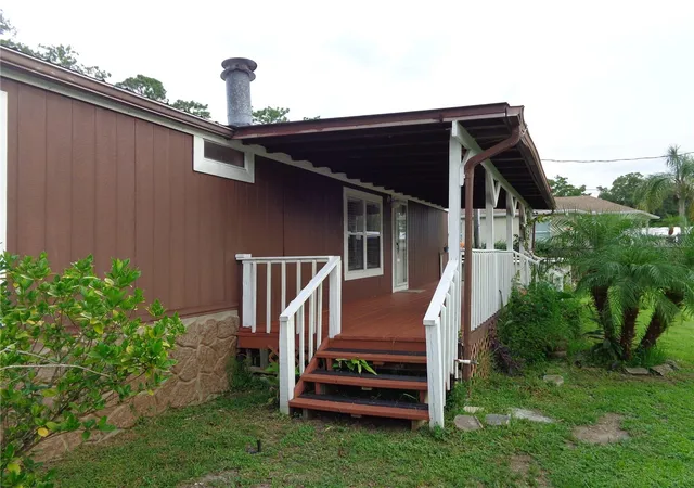Photo 3 of Manufactured home for sale at 135 Sportsman Rd, Satsuma, FL 32189 | MLS# O6437281 | Listing updated on 2026-08-28
