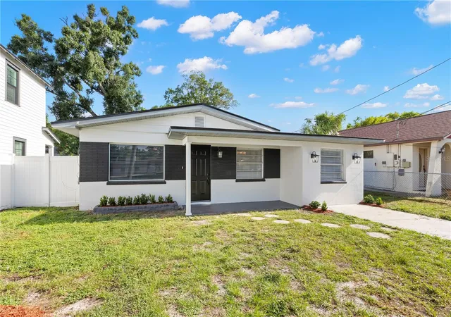 Single family home for sale at 3921 W Gray St, TAMPA, FL 33609 | MLS# TB8543305