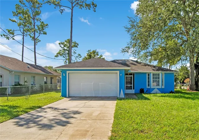 Photo 1 of Single family home for sale at 561 15th St, Holly Hill, FL 32117 | MLS# V4950962 | Listing updated on 2026-10-01
