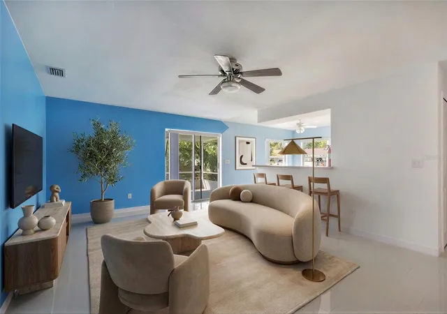 Photo 2 of Single family home for sale at 561 15th St, Holly Hill, FL 32117 | MLS# V4950962 | Listing updated on 2026-10-01