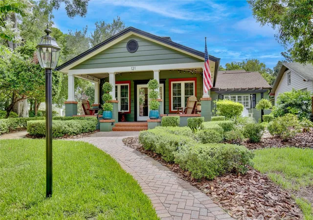 Photo 2 of Single family home for sale at 121 Rosearden Dr, Orlando, FL 32803 | MLS# O6437287 | Listing updated on 2026-09-03