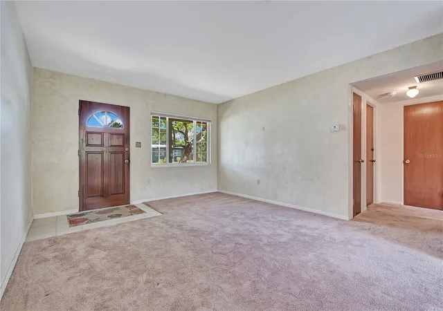 Photo 3 of Single family home for sale at 5321 Sumerset St, Orlando, FL 32810 | MLS# O6437289 | Listing updated on 2026-09-01