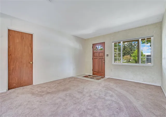 Photo 4 of Single family home for sale at 5321 Sumerset St, Orlando, FL 32810 | MLS# O6437289 | Listing updated on 2026-09-01