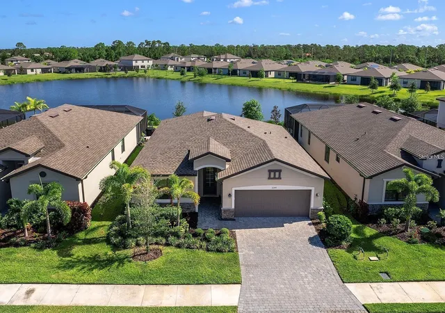 Photo 2 of Single family home for sale at 11100 Balfour St, Venice, FL 34293 | MLS# A4704312 | Listing updated on 2026-10-21