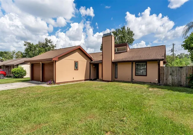 Photo 2 of Single family home for sale at 2236 Country Loop N, Lakeland, FL 33811 | MLS# L4964636 | Listing updated on 2026-09-06
