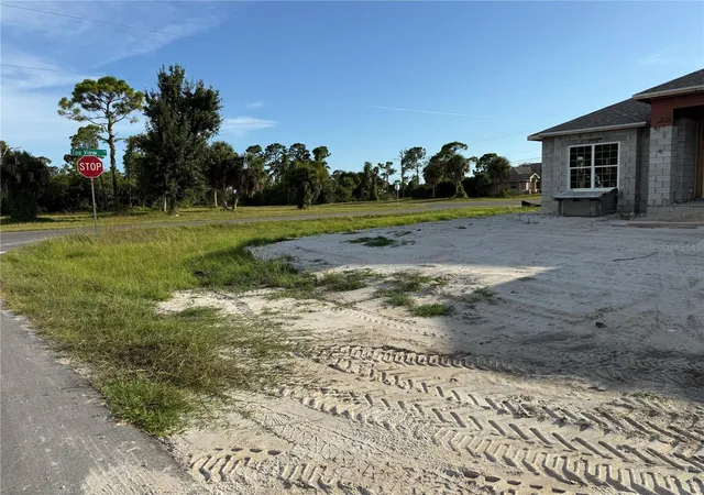 Photo 2 of Single family home for sale at 2 Tee View Rd, Rotonda West, FL 33947 | MLS# C7530084 | Listing updated on 2026-08-28