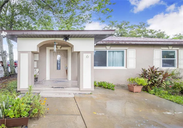 Photo 2 of Single family home for sale at 6 E Magnolia St, DAVENPORT, FL 33837 | MLS# L4964637 | Listing updated on 2026-10-12