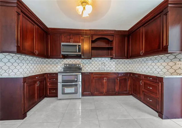 Photo 2 of Single family home for sale at 6 E Magnolia St, Davenport, FL 33837 | MLS# L4964637 | Listing updated on 2026-10-12