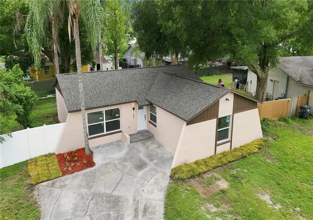 Photo 1 of Single family home for sale at 1105 Park St, Seffner, FL 33584 | MLS# TB8543332 | Listing updated on 2026-10-29