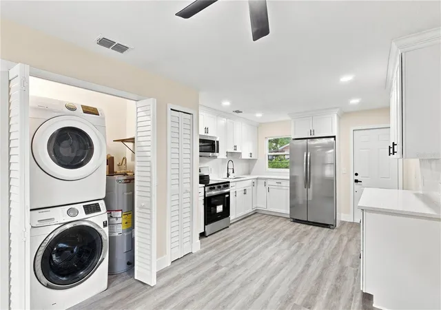 Photo 3 of Single family home for sale at 1105 Park St, Seffner, FL 33584 | MLS# TB8543332 | Listing updated on 2026-10-29