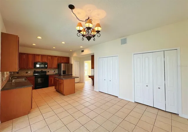 Photo 4 of Single family home for sale at 2716 Gorst Rd, Winter Garden, FL 34787 | MLS# O6437314 | Listing updated on 2026-08-30