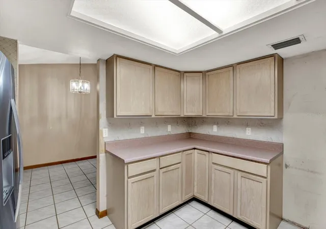 Photo 3 of Single family home for sale at 5527 Pentail Cir, Tampa, FL 33625 | MLS# TB8543339 | Listing updated on 2026-10-09