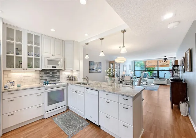 Photo 2 of Condo for sale at 666 Woodlawn Dr #666, Bradenton, FL 34210 | MLS# A4704315 | Listing updated on 2026-09-05