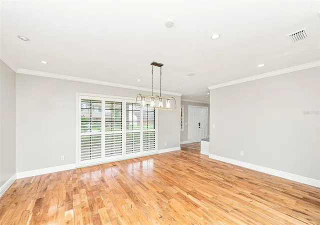 Photo 3 of Single family home for sale at 1010 Mallow Wy, Brandon, FL 33510 | MLS# O6437329 | Listing updated on 2026-09-16