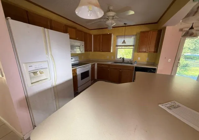 Photo 4 of Single family home for sale at 524 San Marino Dr, Lady Lake, FL 32159 | MLS# OM731266 | Listing updated on 2026-09-11