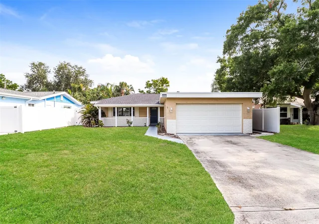 Photo 1 of Single family home for sale at 10293 Satsuma Rd, Seminole, FL 33772 | MLS# O6437332 | Listing updated on 2026-08-29