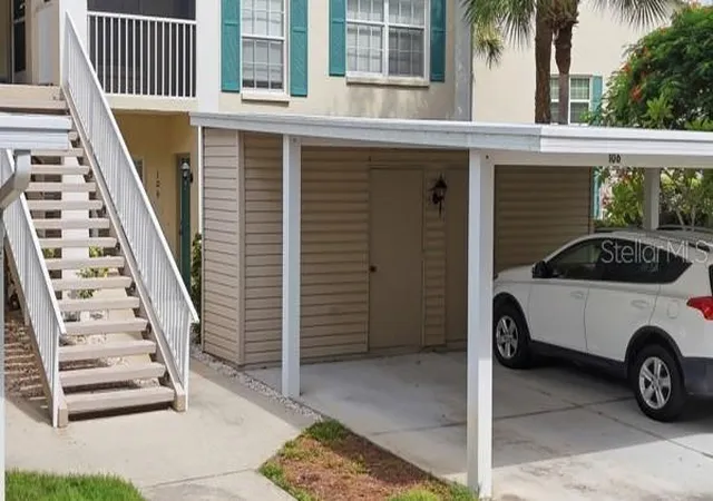 Listing Photo 2 - Condo for sale in building located at 418 Laurel Lake Dr, VENICE, FL 34292 - Unit #106