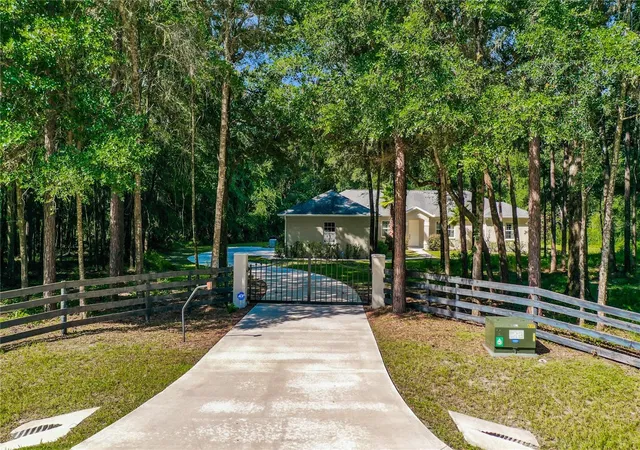 Photo 4 of Single family home for sale at 10620 NE 104th Circle, Oxford, FL 34484 | MLS# G5117080 | Listing updated on 2026-10-10