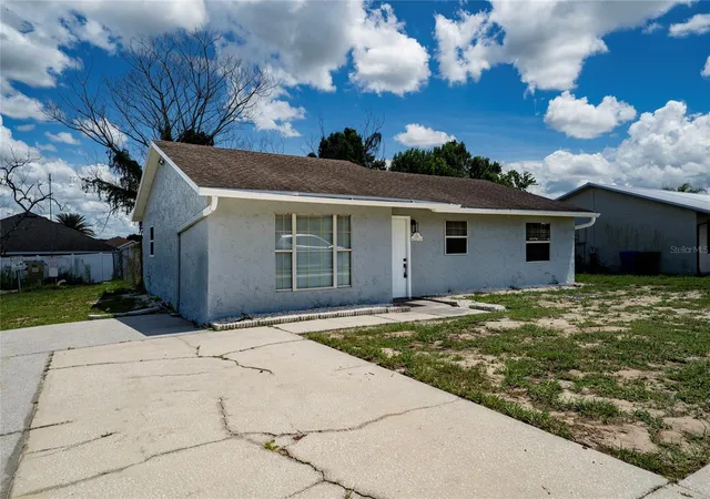 Photo 2 of Single family home for sale at 276 18th St Ne, Winter Haven, FL 33881 | MLS# S5156507 | Listing updated on 2026-08-31