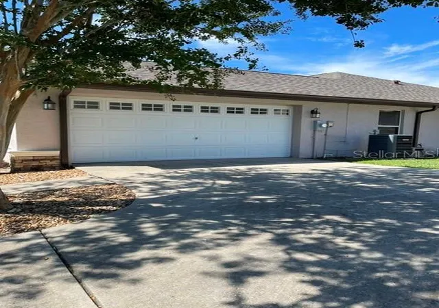 Photo 4 of Single family home for sale at 10984 Sw 48Th Ter, Ocala, FL 34476 | MLS# OM731270 | Listing updated on 2026-09-05
