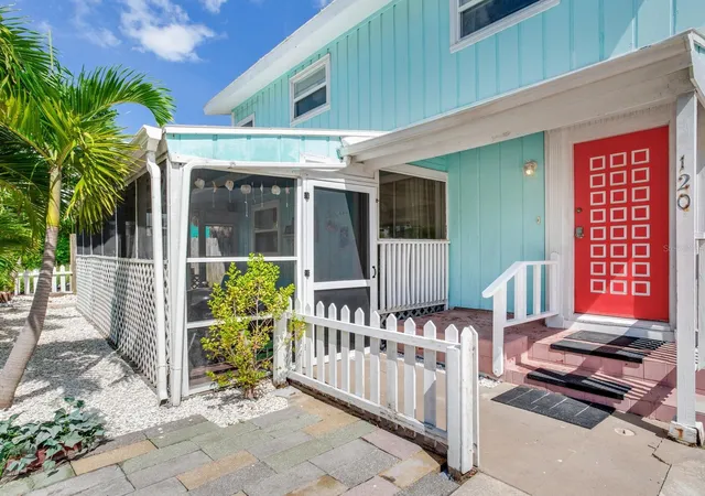 Photo 4 of Single family home for sale at 120 93rd Avenue, Treasure Island, FL 33706 | MLS# TB8543354 | Listing updated on 2026-10-07