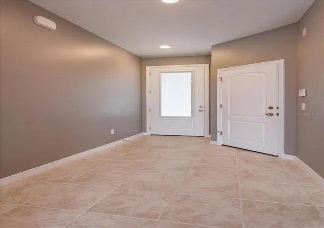 Photo 4 of Townhouse for sale at 1914 Terrapin Rd, Ocoee, FL 34761 | MLS# O6437338 | Listing updated on 2026-08-29