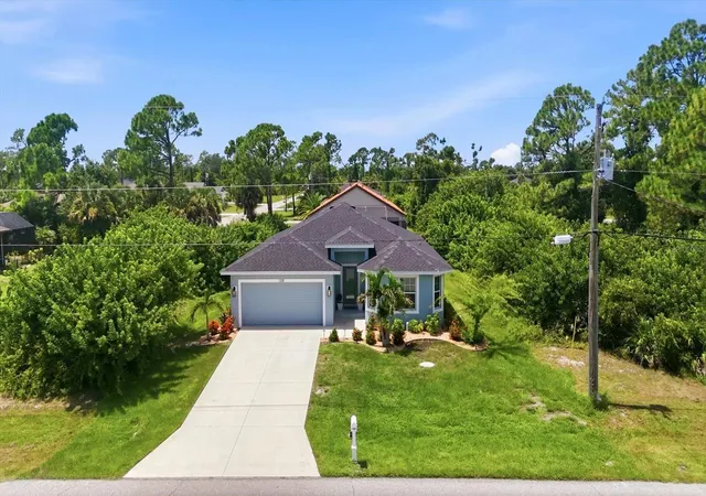Photo 2 of Single family home for sale at 128 David Blvd, Rotonda West, FL 33947 | MLS# D6148593 | Listing updated on 2026-09-14